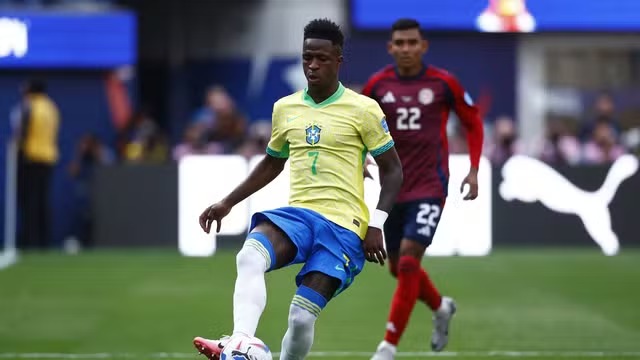Vinicius Junior em Brasil x Costa Rica (Foto: Ronald Martinez/Getty Images)