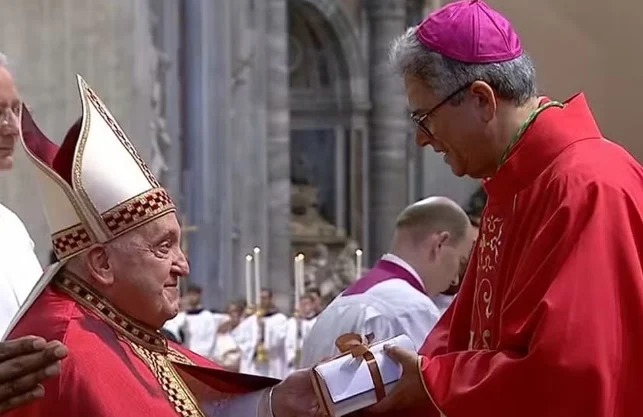 Dom João e Papa Francisco - Foto: Vatican Media/Divulgação