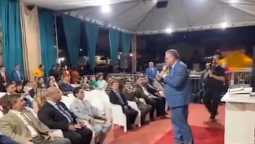 Pastor diz que ‘diabo está visitando ventre’ de mães de autistas durante culto em igreja no Pará — Foto: Reprodução