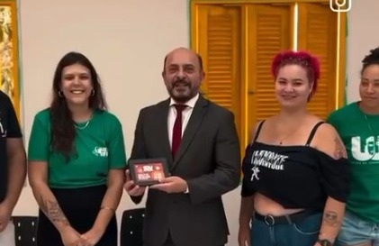 As vantagens para entidades estudantis ligadas ao risonho e elegante Antenor Roberto