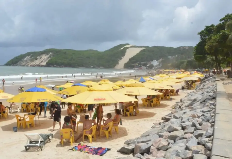 Praia-de-Ponta-Negra-900x615-1.webp