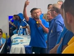 Em convenção, secretário rasga verbo contra prefeito e vice: 