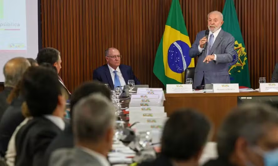 Lula durante uma reunião ministerial em março (Foto: Fabio Rodrigues/Agência Brasil)