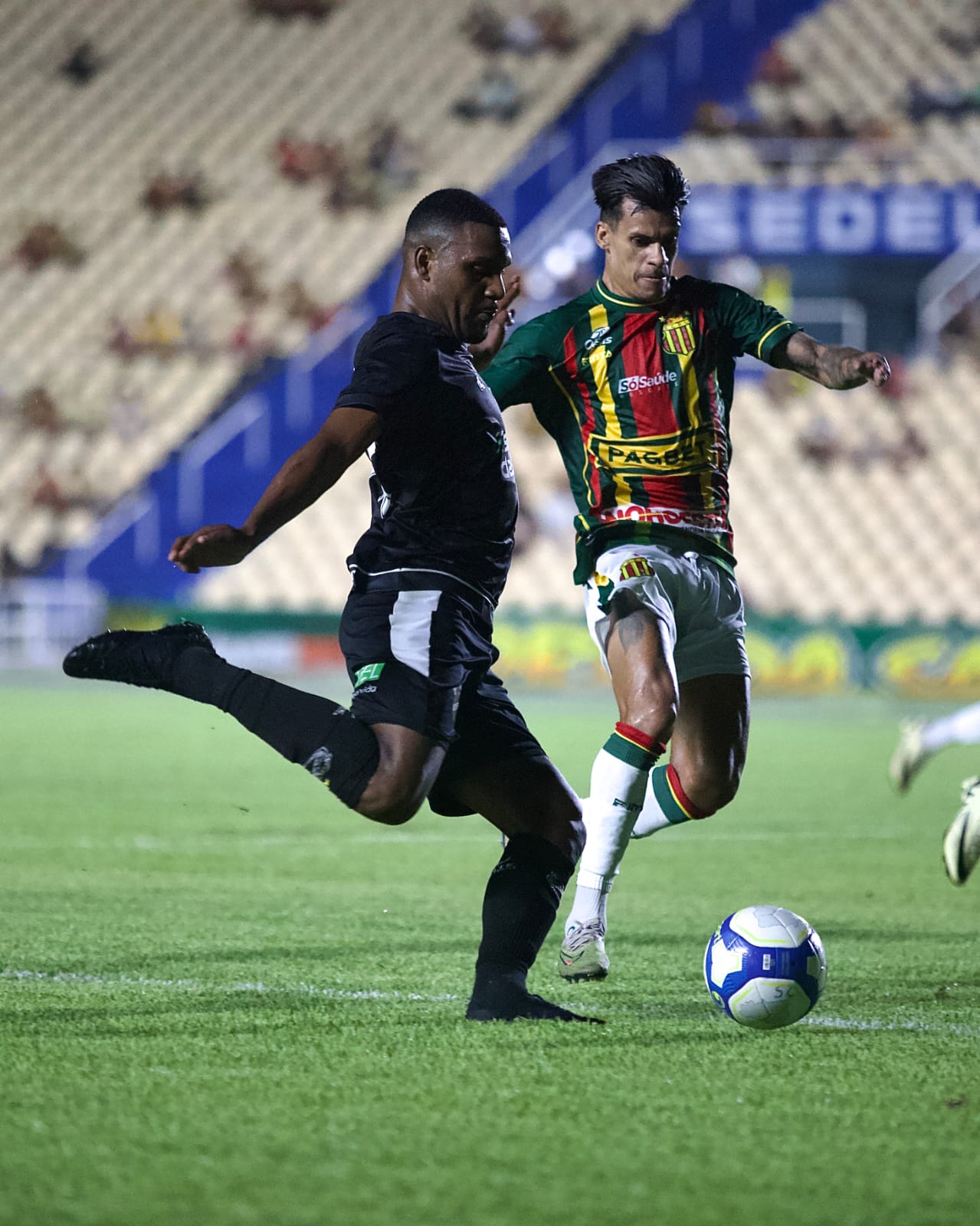 Com quatro gols e lances polêmicos, Sampaio Corrêa e ABC empatam e seguem ameaçados pelo rebaixamento (Foto: Rennê Carvalho/ABC F.C.)