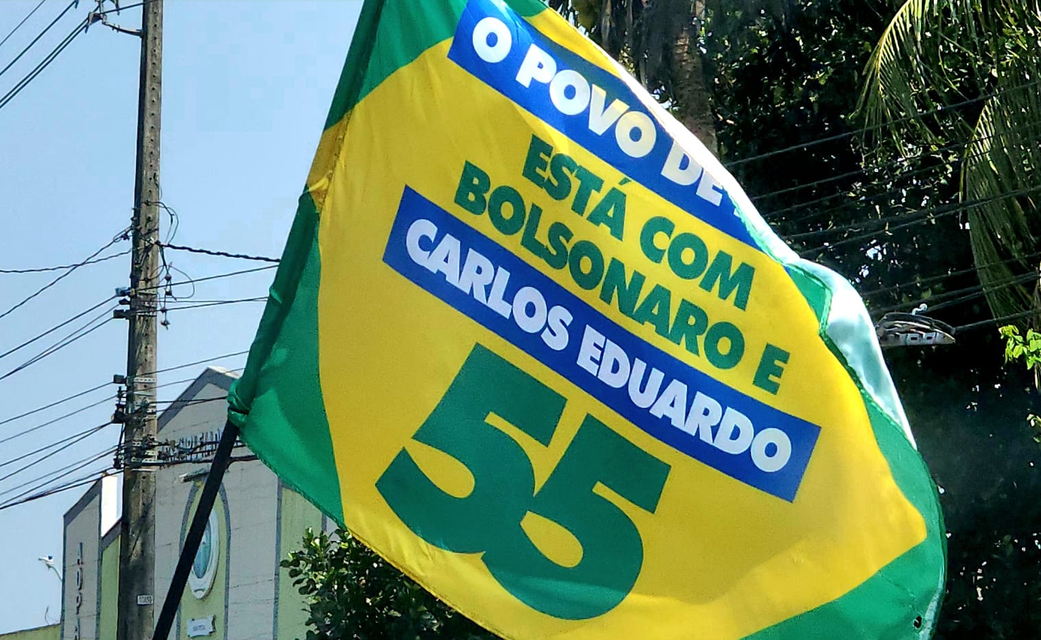 O fake da turma de Carlos Eduardo no início da campanha