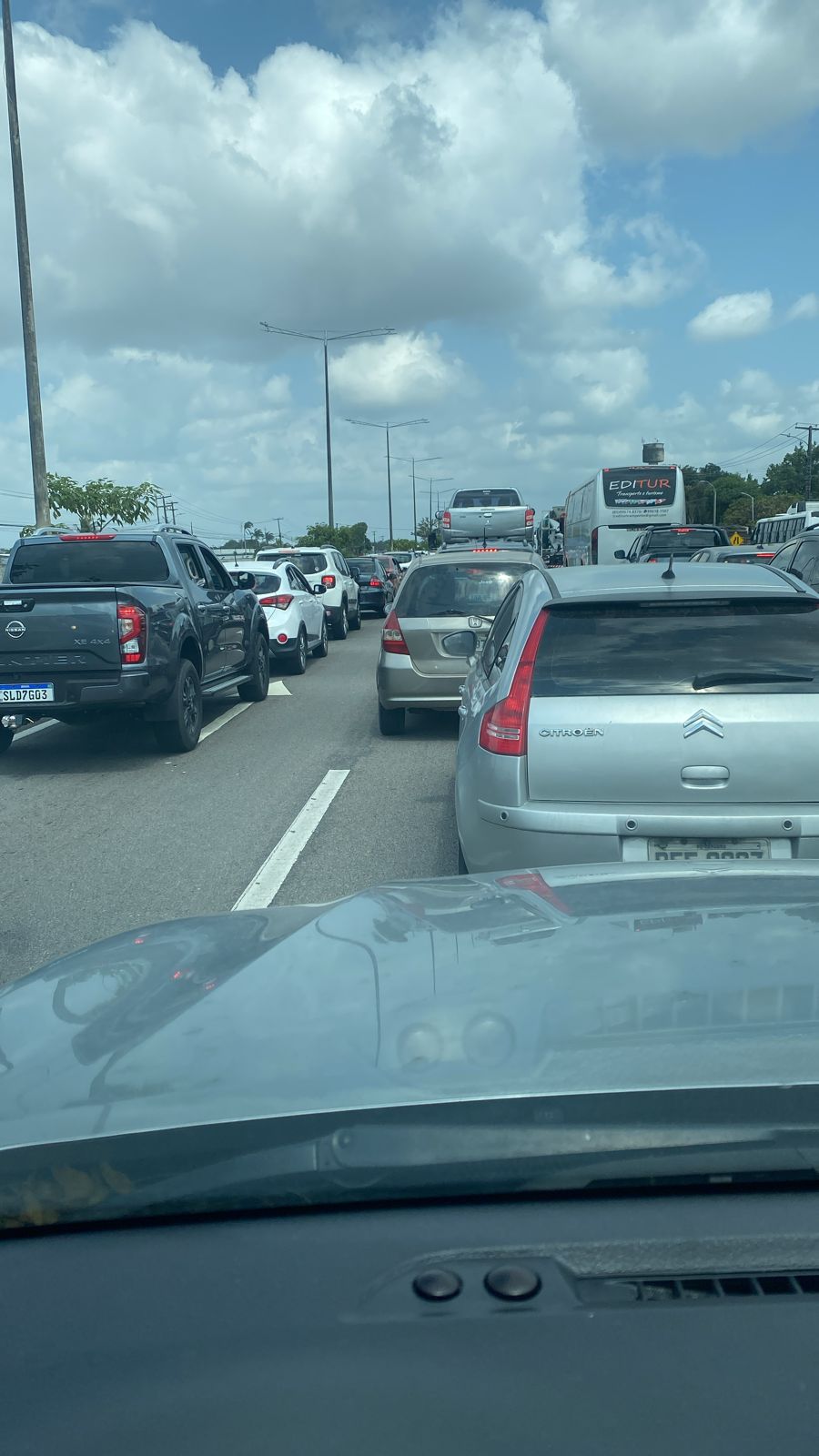Obra do DNIT provoca congestionamento na BR-101