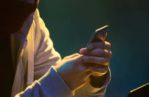 Novo sistema contra ‘golpe do 0800’ vai identificar empresas que ligam