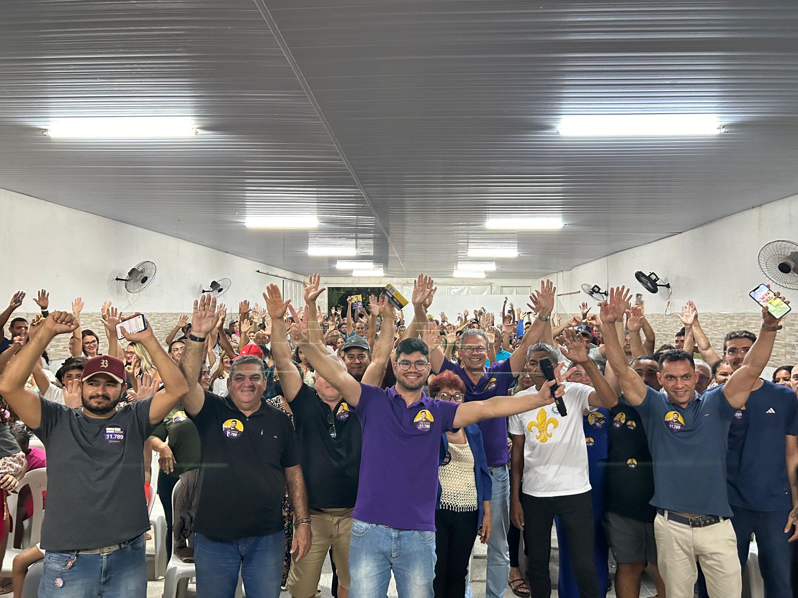 Hermano Morais reúne centenas de pessoas, e apresenta seu candidato Pedro Henrique, no bairro Nossa Senhora da Apresentação.