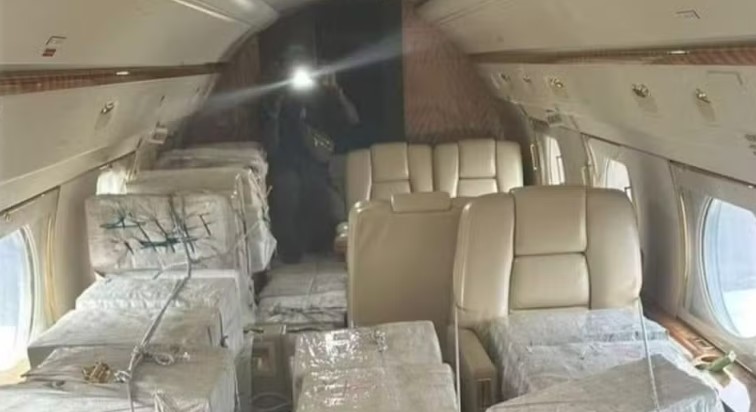 Brasileiro é preso com 2,6 toneladas de cocaína em avião na Guiné-Bissau