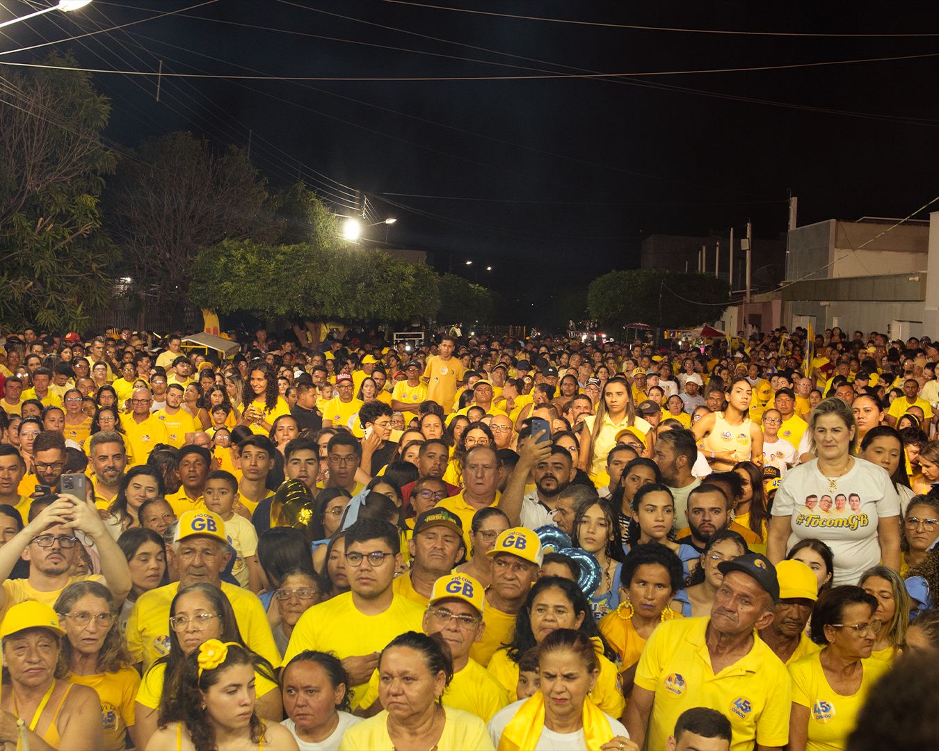 Multidão lota Encontrão 45 em evento que comemorou o aniversário do prefeito Juninho Alves em Caraúbas