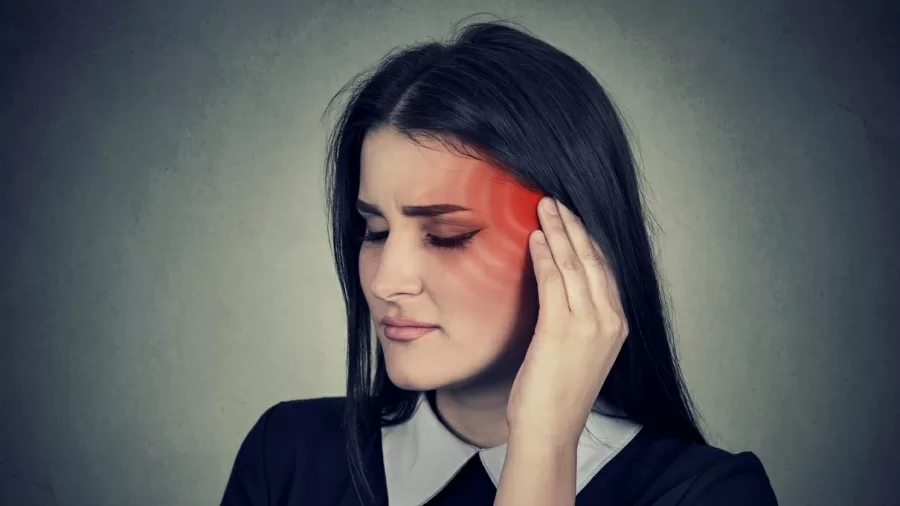 Dor de cabeça forte: 6 sinais que alertam que o quadro não está normal