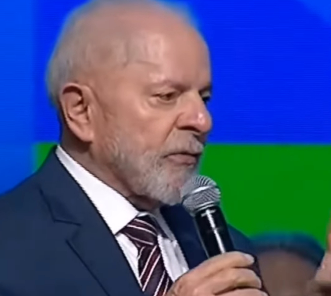 FireShot Capture 4232 - (11) LULA TIRA ONDA COM FATIMA POR DISCURSO MUITO LONGO NO RN_ _EM T_ - www.youtube.com.jpg