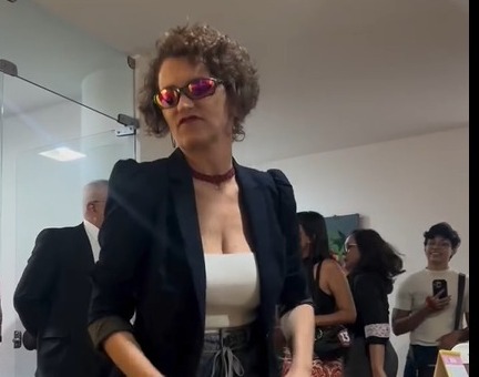 Estridente Isolda e a vergonha pelo voto