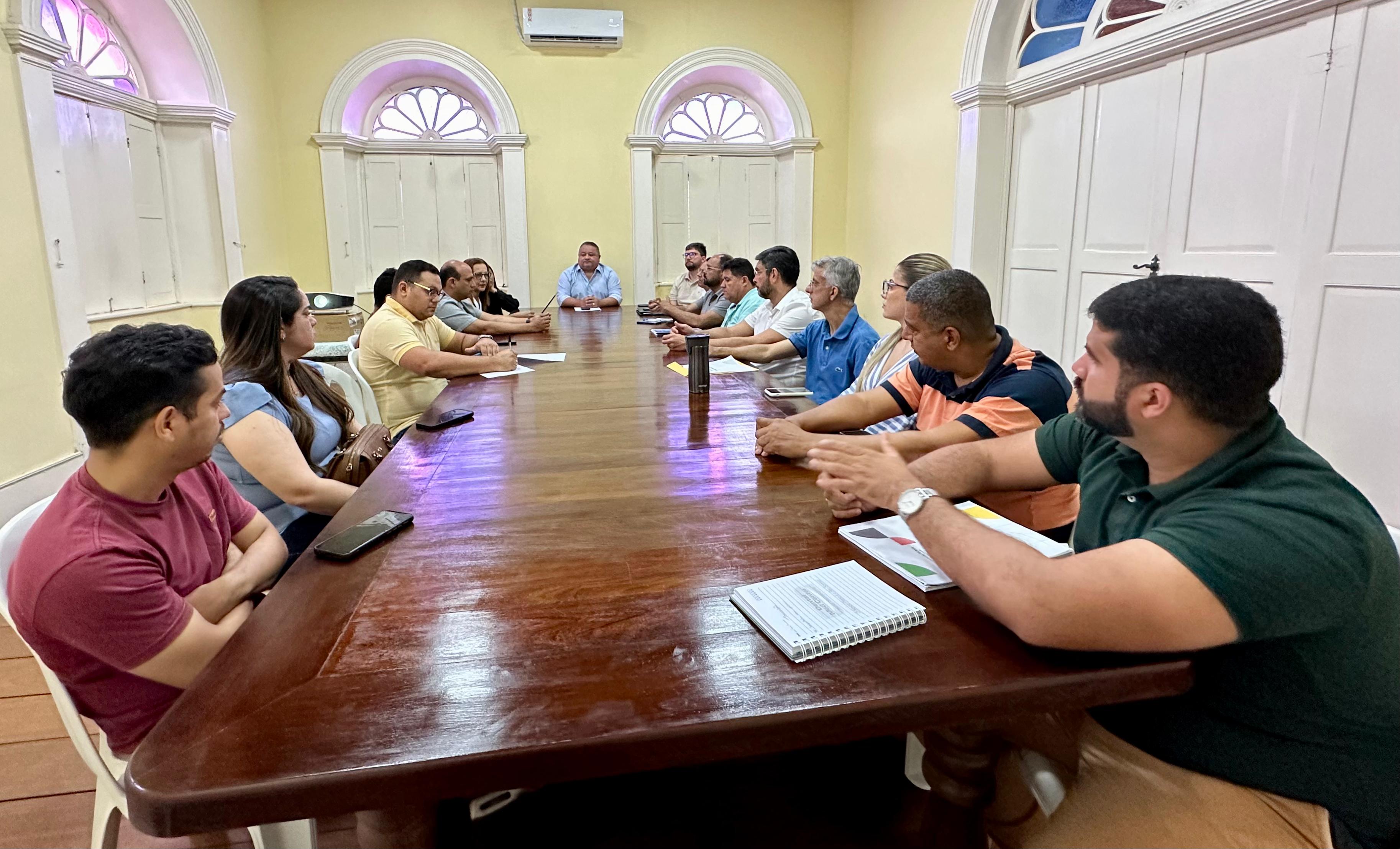 Prefeito eleito Antônio Henrique faz primeira reunião da equipe de transição de Ceará-Mirim 