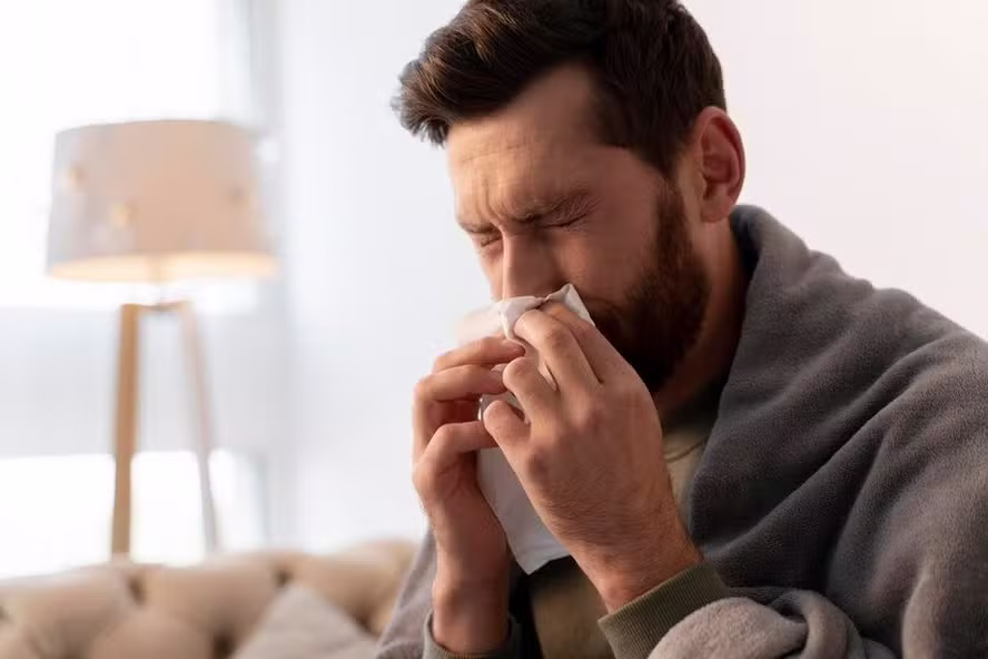 Influenza B: novos casos aumentam no Brasil; veja os sintomas e risco