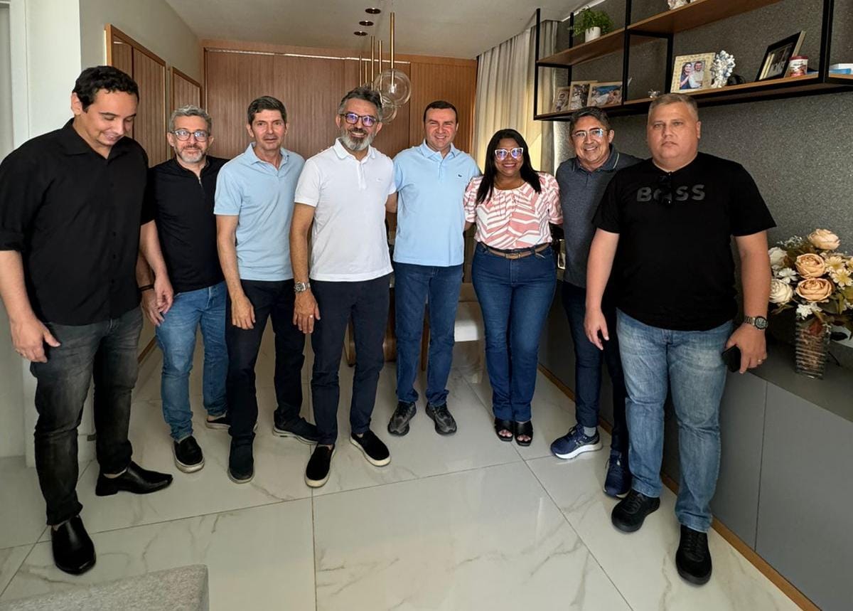 Prefeito Emídio Júnior recebe empresários e prefeitos eleitos para tratar do distrito industrial