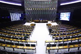 STF obriga Câmara a alterar número de deputados e gera crise política