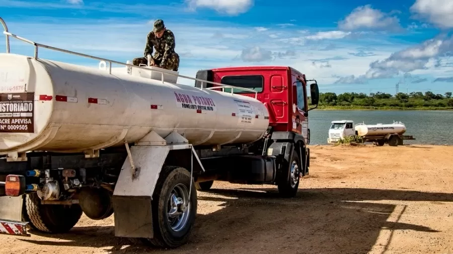 Governo Lula suspende Operação Carro-Pipa e deixa 1,2 milhão sem água no Nordeste