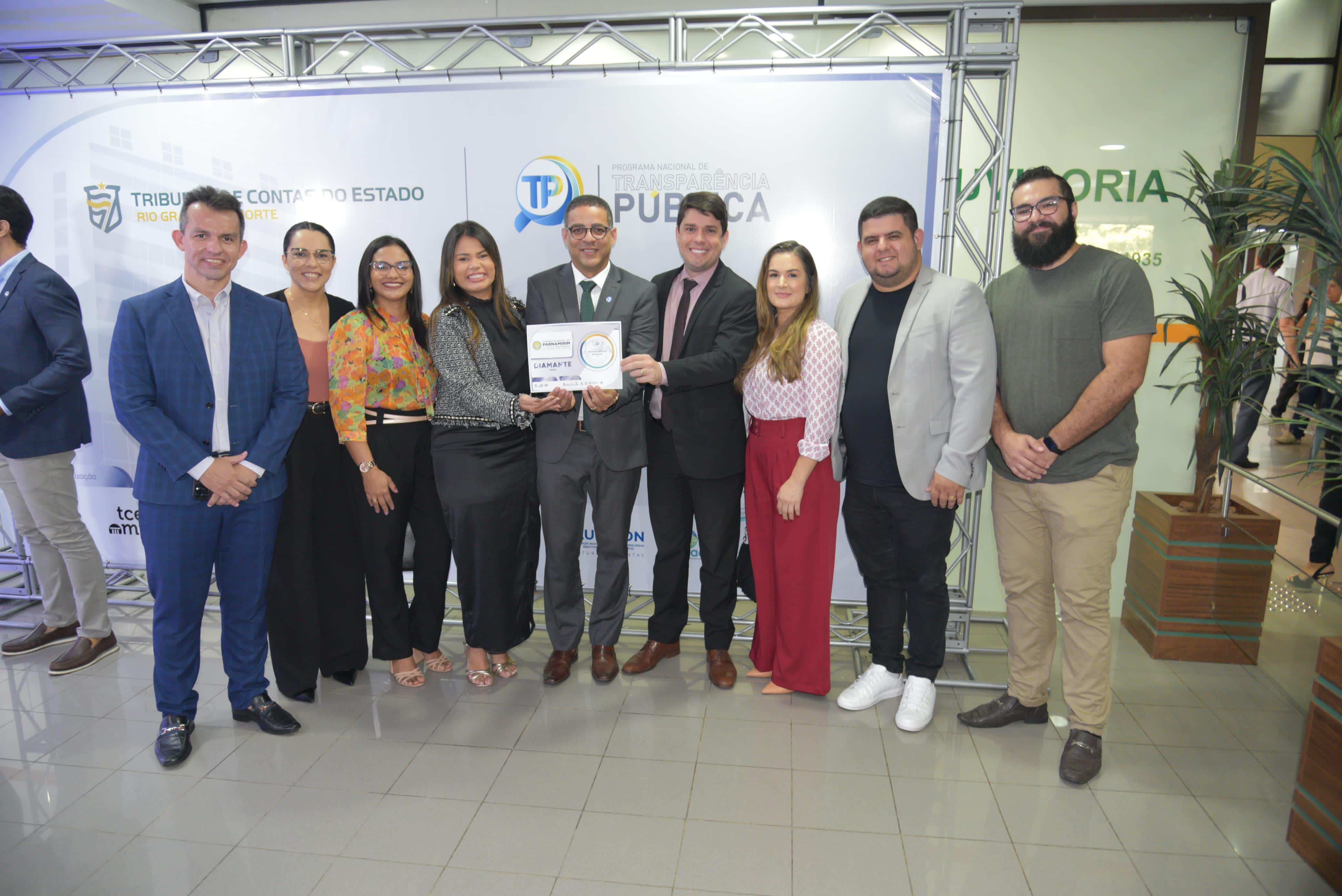 Wolney França comemora segundo selo diamante de transparência à frente da Câmara Municipal de Parnamirim