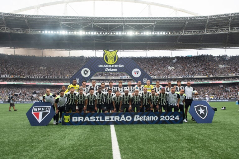 Botafogo vence o São Paulo e conquista o Brasileirão uma semana após a Libertadores
