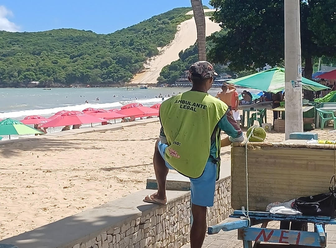 Prefeitura inicia atualização do cadastro de comerciantes da Praia de Ponta Negra