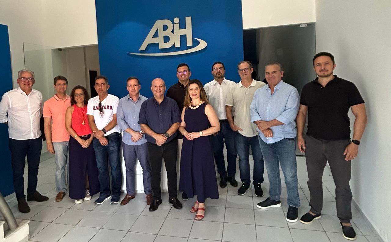 Edmar Gadelha é eleito presidente da ABIH-RN para biênio 2025-2026; veja nova diretoria