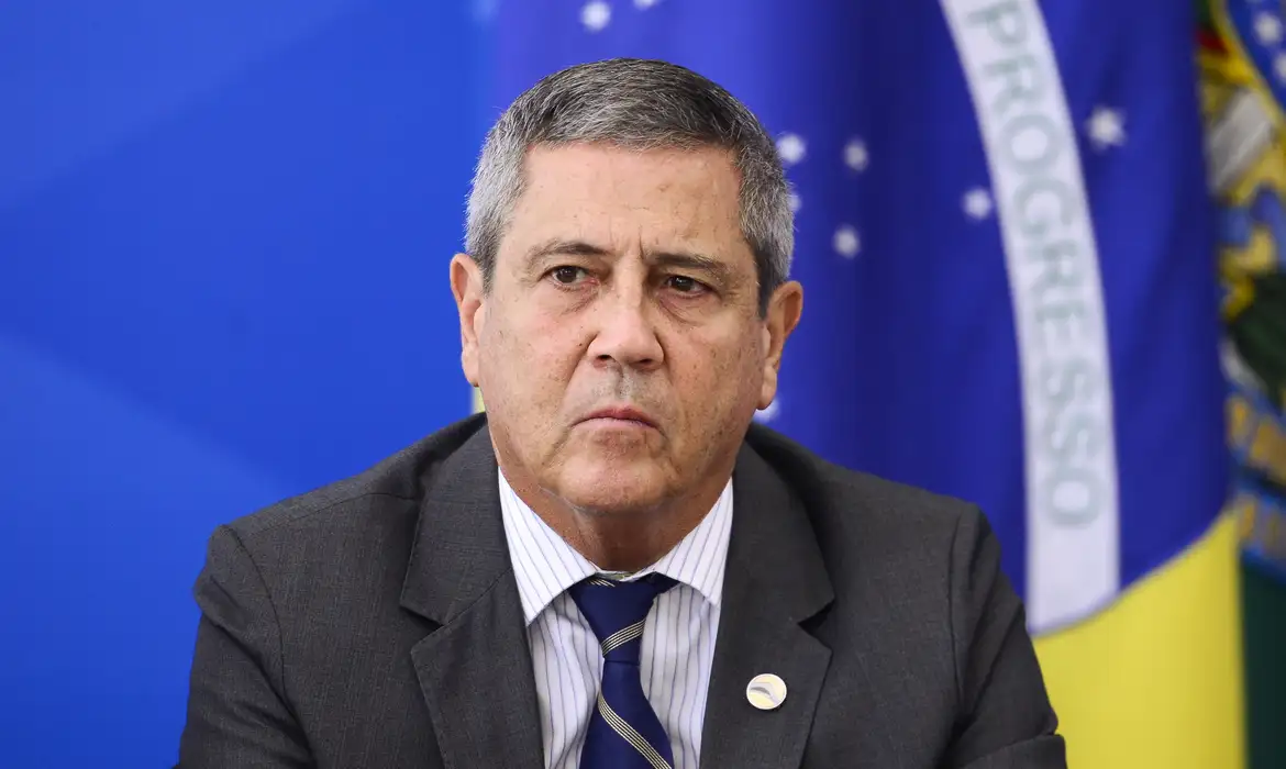 Braga Netto tentou obter dados sigilosos da delação de Cid