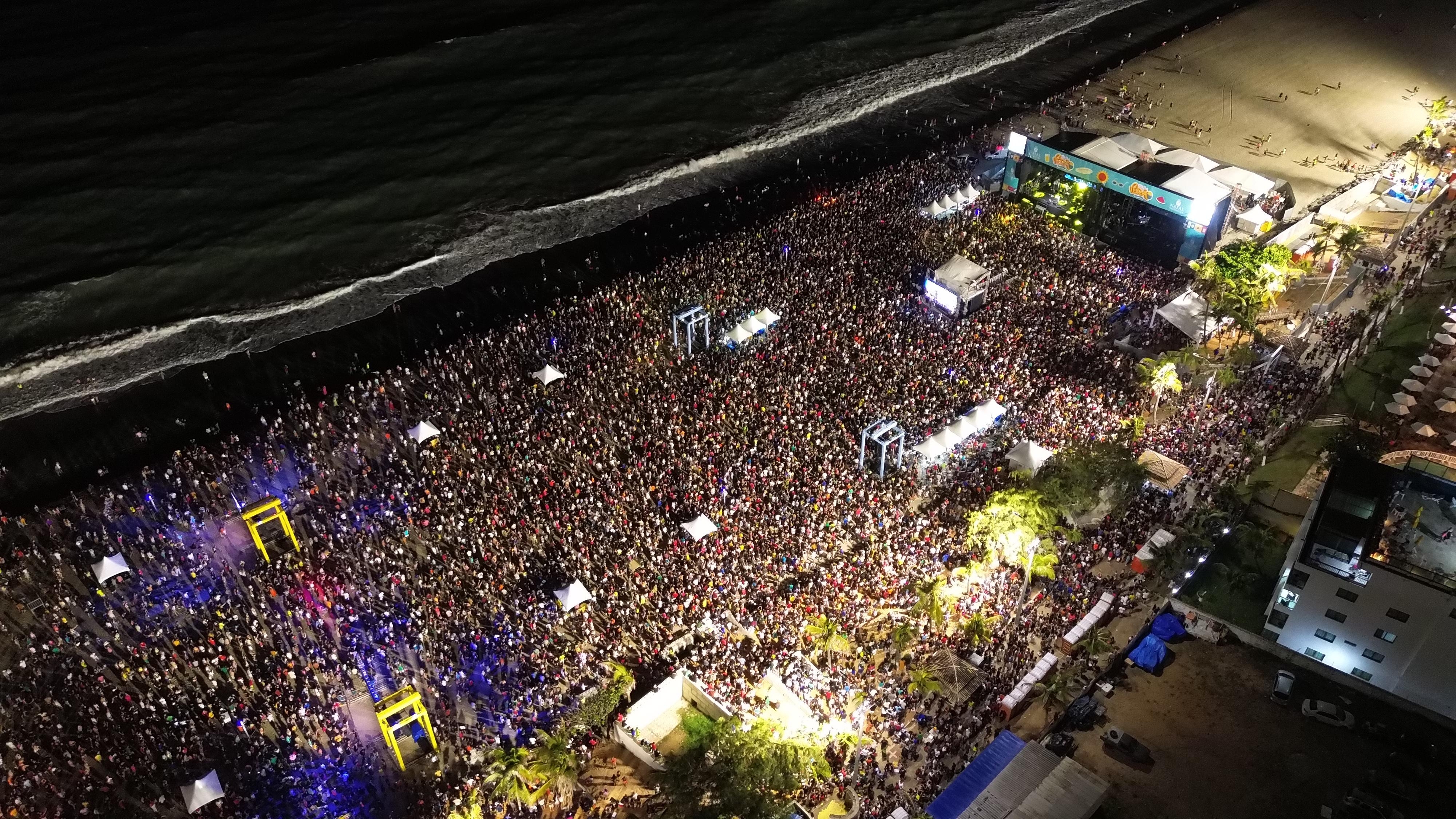 Mais de 70 mil pessoas curtiram a segunda noite de shows do Festival Vem Verão
