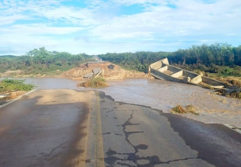 Empresa do RN entrega trecho de BR levado pela chuva antes do prazo