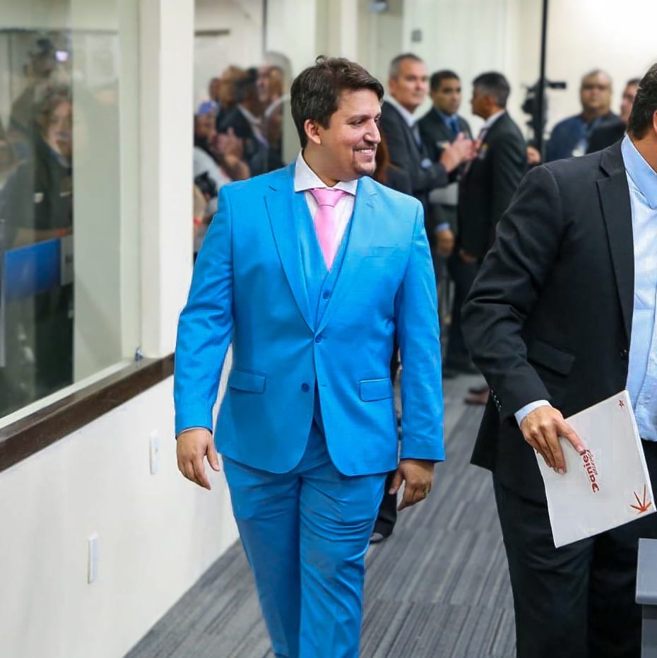 Daniell Rendall toma posse como vereador na Câmara Municipal de Natal