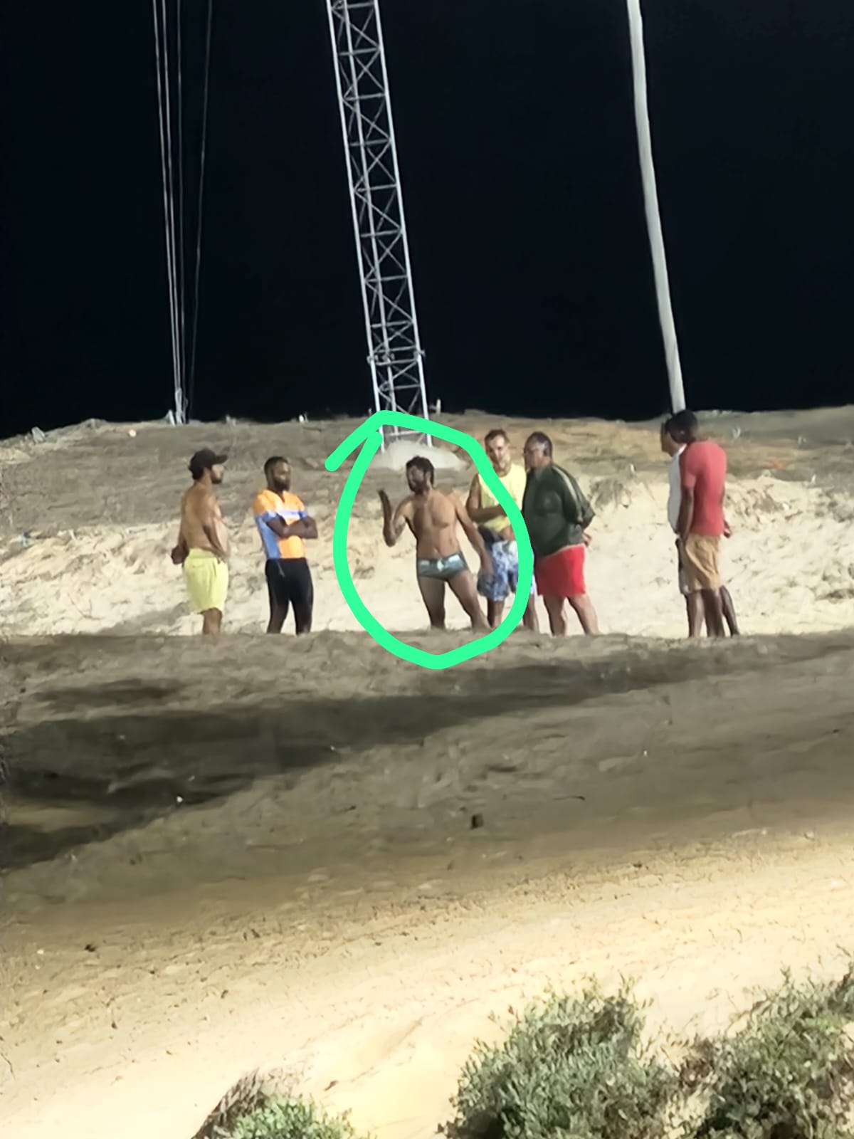 Peladão de Touros tenta causar e se dá mal