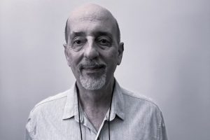 Quem é passageiro de 67 anos que morreu ao cair da escada de avião