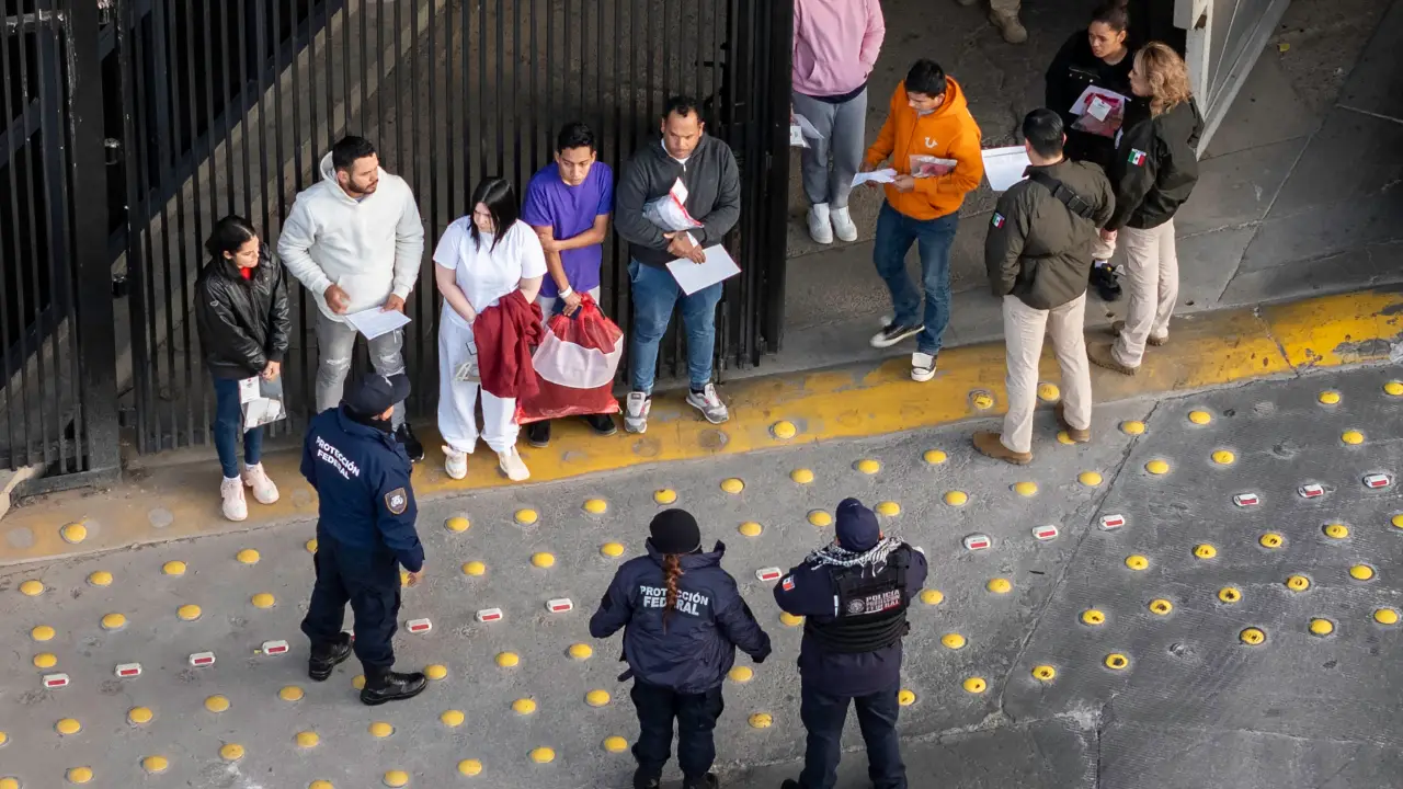 Avião com brasileiros deportados pelos Estados Unidos pousa em Manaus