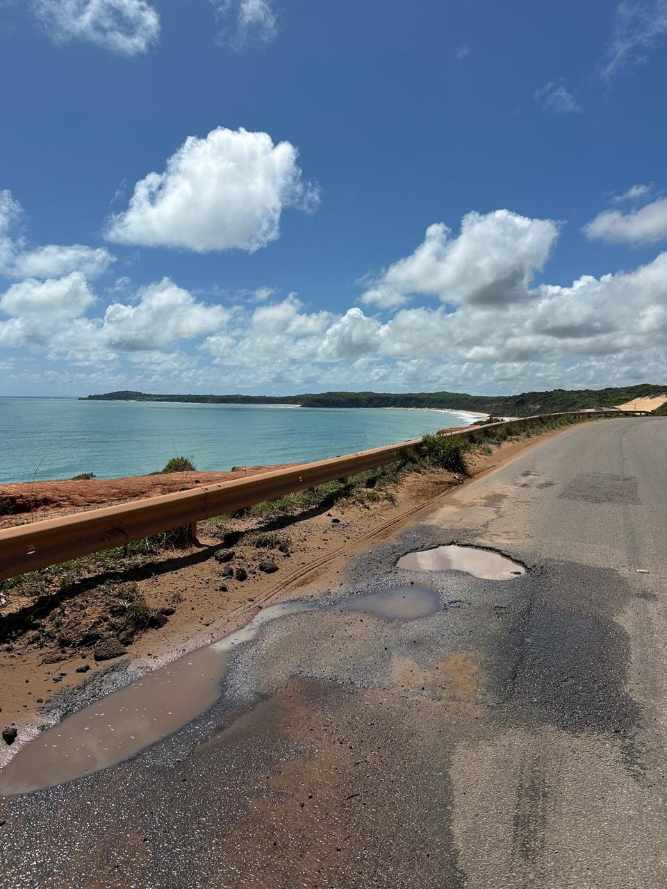 Enquanto Fátima enrola na promessa de estrada, trecho entre Goianinha e Pipa tem mais de 200 buracos
