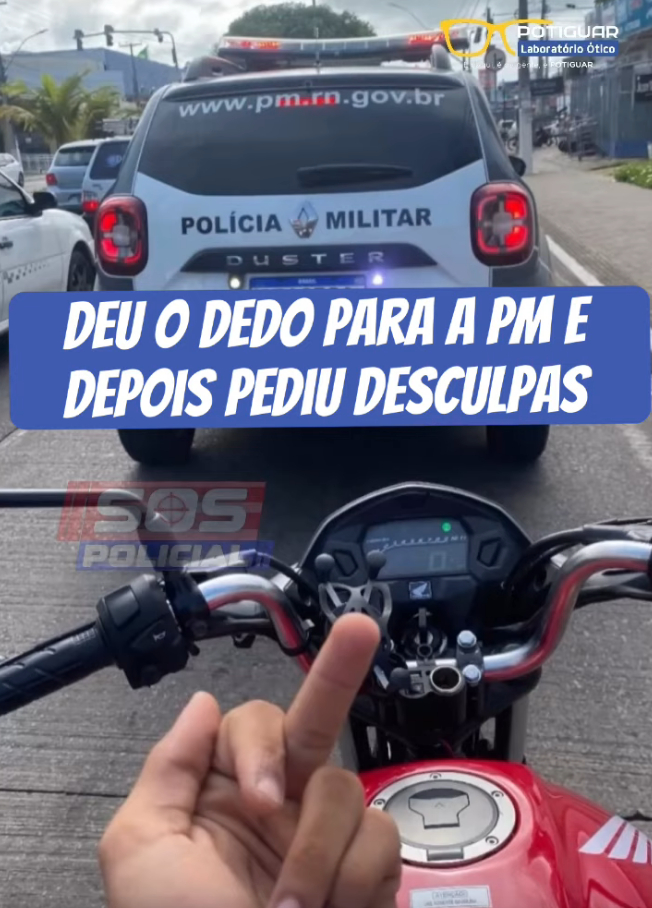 FireShot Capture 4562 - MOTOCICLISTA ESTIRA DEDO PARA PM, É IDENTIFICADO E PEDE DESCULPAS - _ - www.youtube.com.jpg