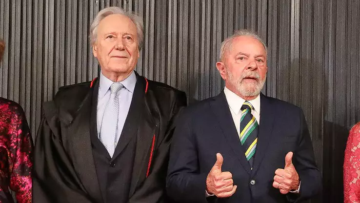 Lewandowski impõe sigilo de 100 anos ao seu cartão de vacina