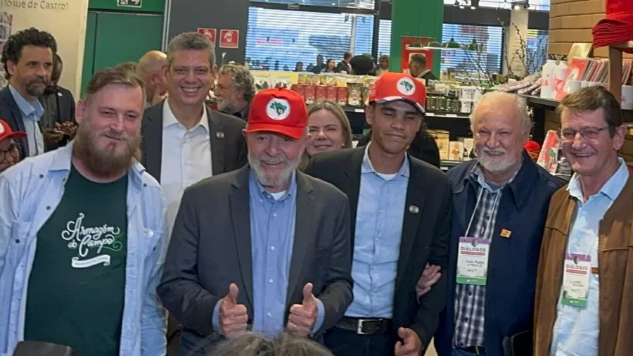 Sob pressão do MST, Lula visita acampamento para anunciar desapropriações
