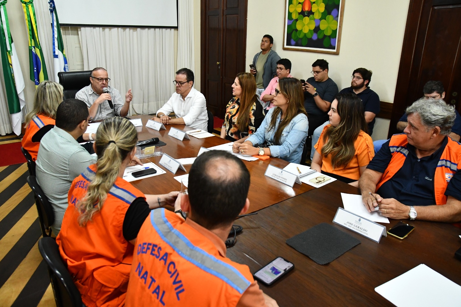 Paulinho Freire reúne secretários para atualização de ações integradas de enfrentamento das chuvas