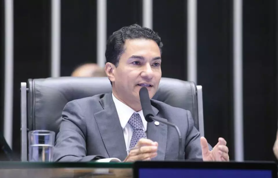 PP e União avançam em federação, e Republicanos descartam fusão