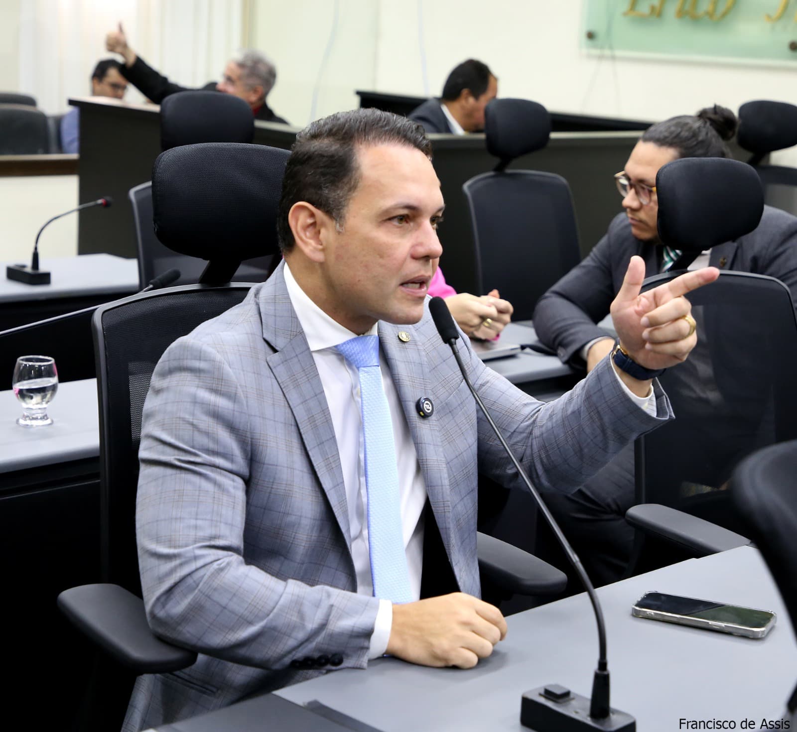 Presente de grego: Vereador Kleber Fernandes critica aumento do ICMS no RN