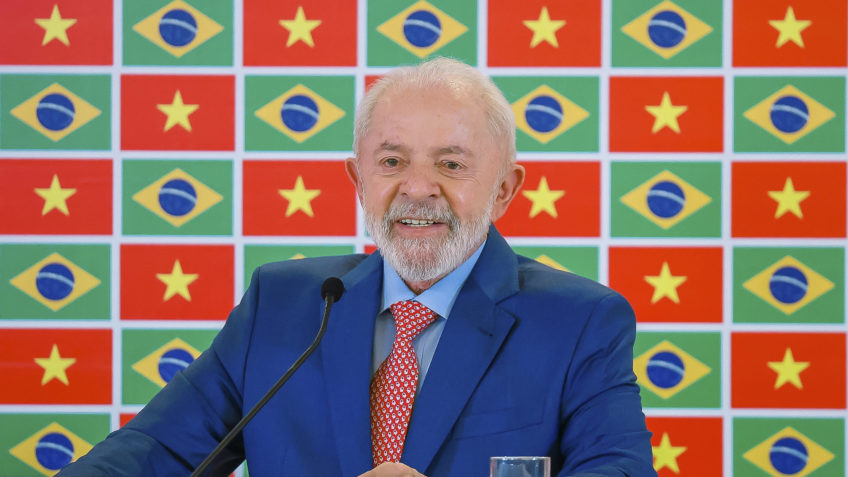 Comitiva de Lula na Ásia teve 84 pessoas e custou mais de R$ 800 mil