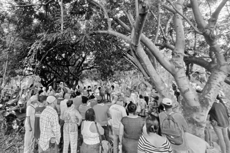 Editorial Folha de São Paulo: Invasões de abril MST