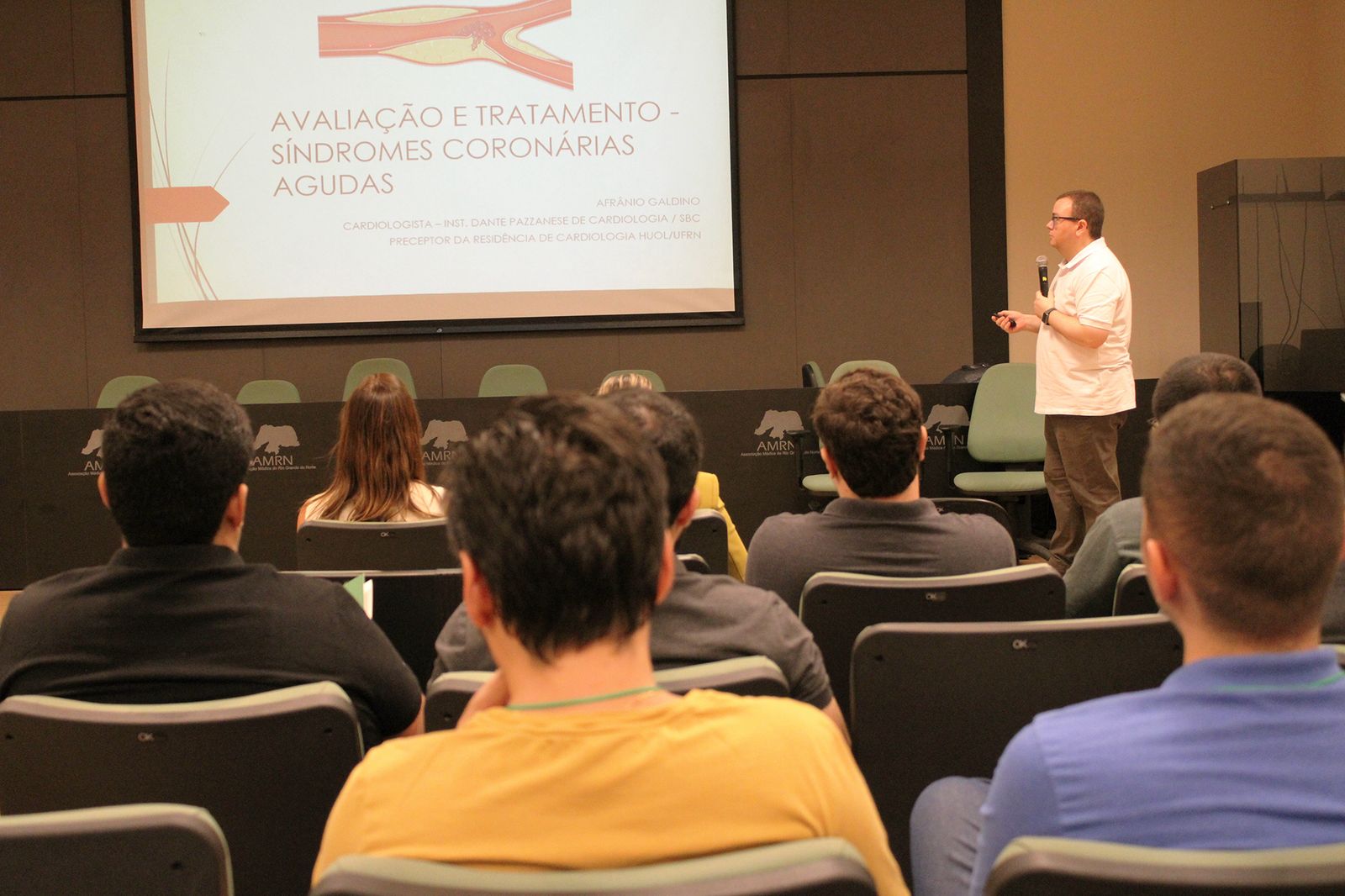 Capacitação promovida pela Coopmed-RN atualiza médicos cooperados sobre abordagens de emergência cardíaca 