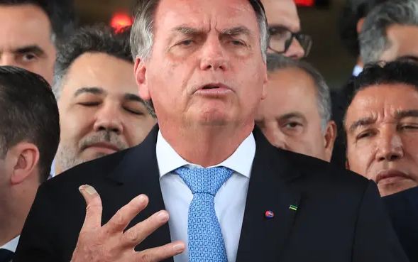 Bolsonaro: regulação das redes é caminho para ‘censura bruta’