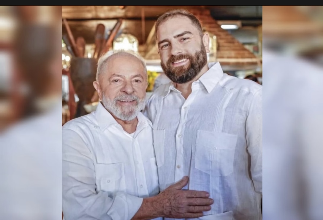 Mais um filho de Lula pega carona com ministro em avião da FAB