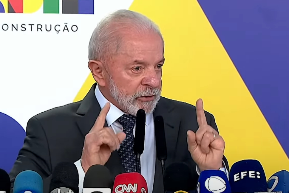 FireShot Capture 5202 - (3) Presidente Lula conversa com jornalistas - YouTube - www.youtube.com.jpg