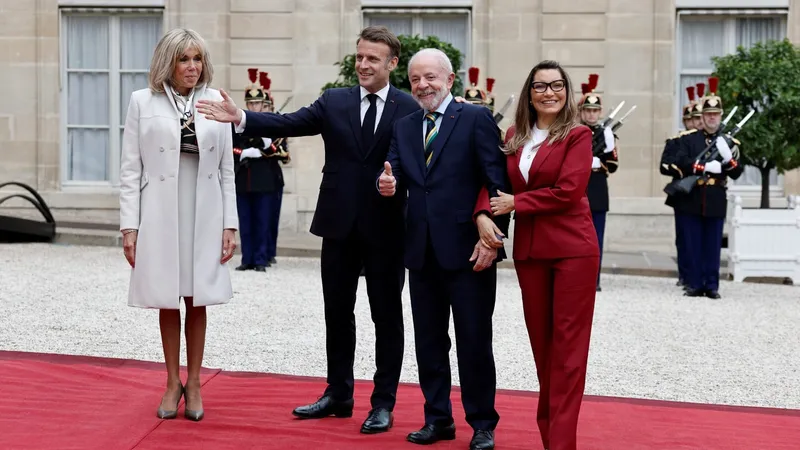 lula-e-janja-acompanhados-por-emmanuel-macron-e-brigitte-macron-72722_800x450.webp