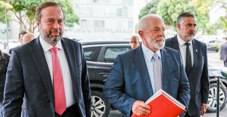 Alexandre Silveira encaminha ‘missão’ com Lula e saída do governo