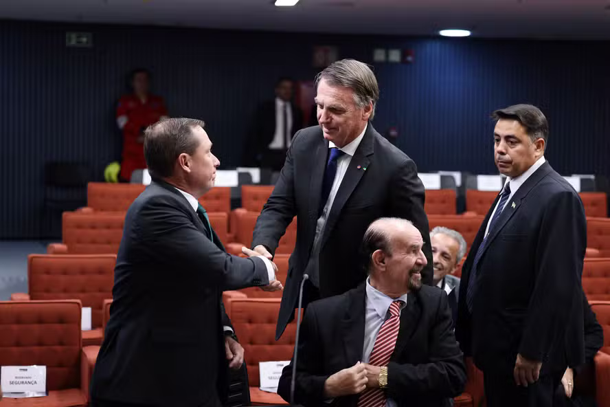 bolsonaro-mauro-cid-1t-stf.avif