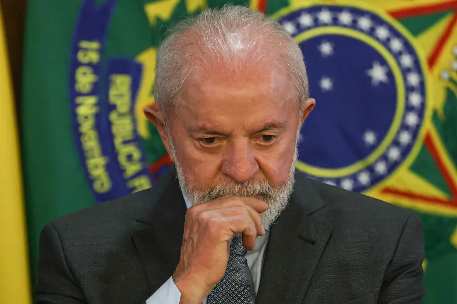 Fila gigante do INSS deve criar uma nova dor de cabeça para Lula